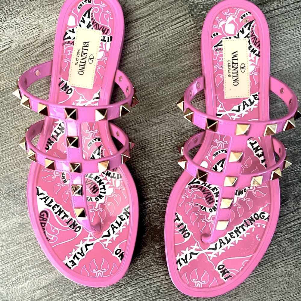 valentino sandals 🌸